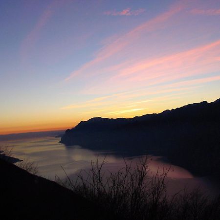 Hotel Garni Villa Magnolia Torbole Sul Garda Ngoại thất bức ảnh
