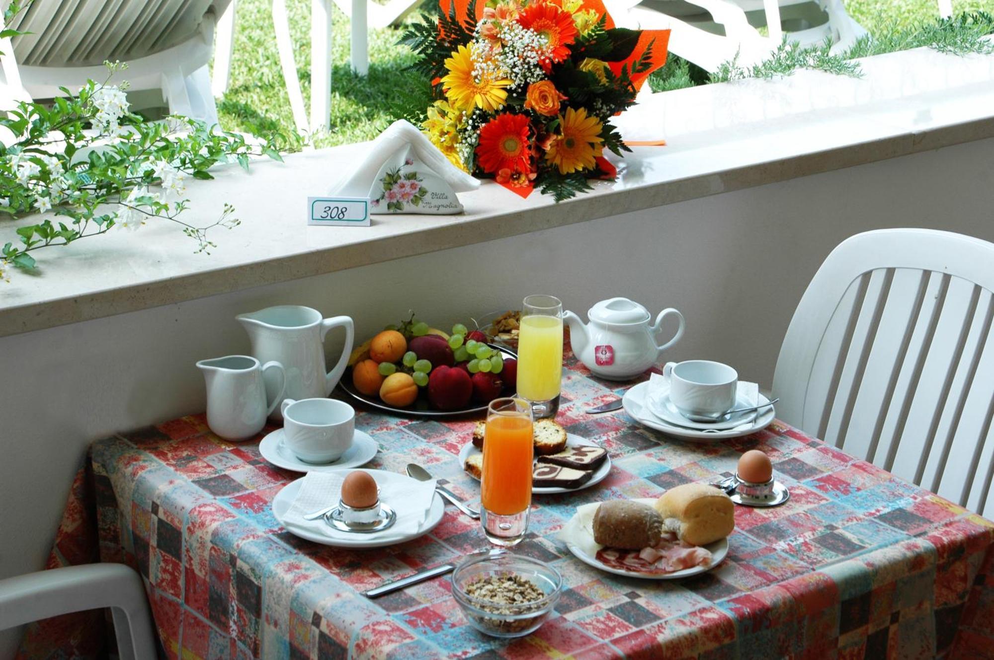 Hotel Garni Villa Magnolia Torbole Sul Garda Ngoại thất bức ảnh
