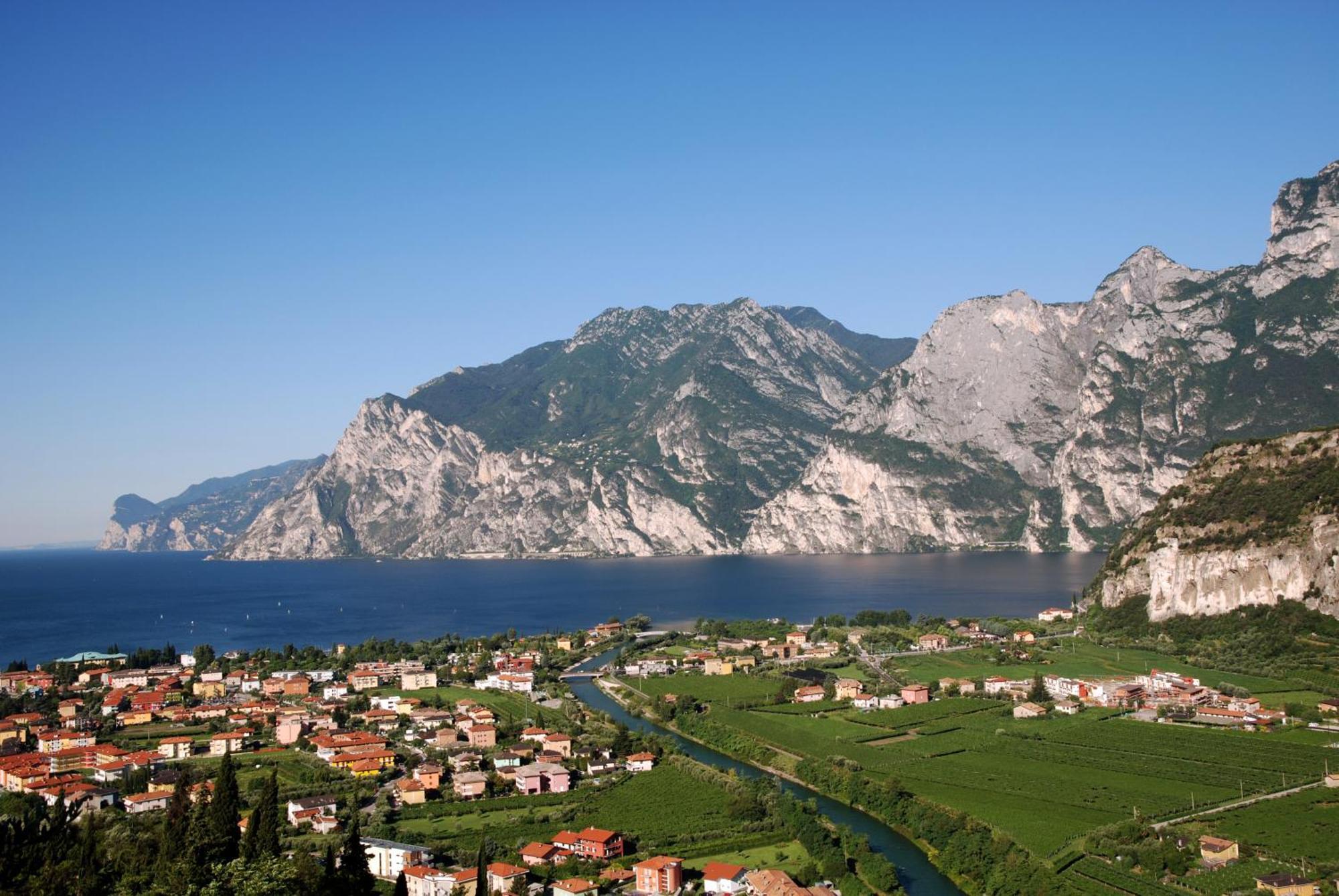 Hotel Garni Villa Magnolia Torbole Sul Garda Ngoại thất bức ảnh