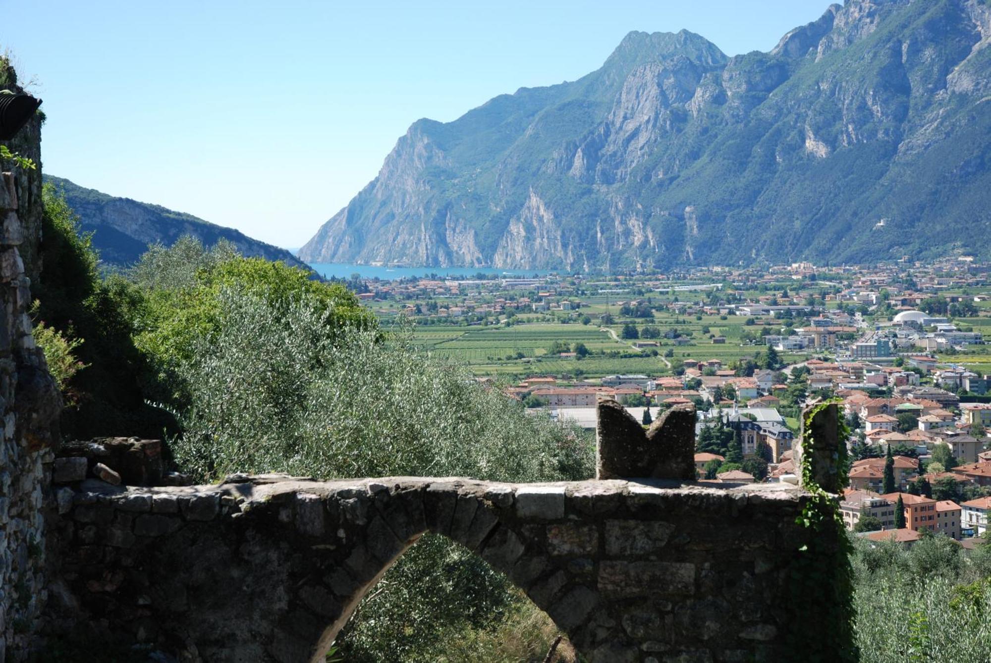Hotel Garni Villa Magnolia Torbole Sul Garda Ngoại thất bức ảnh