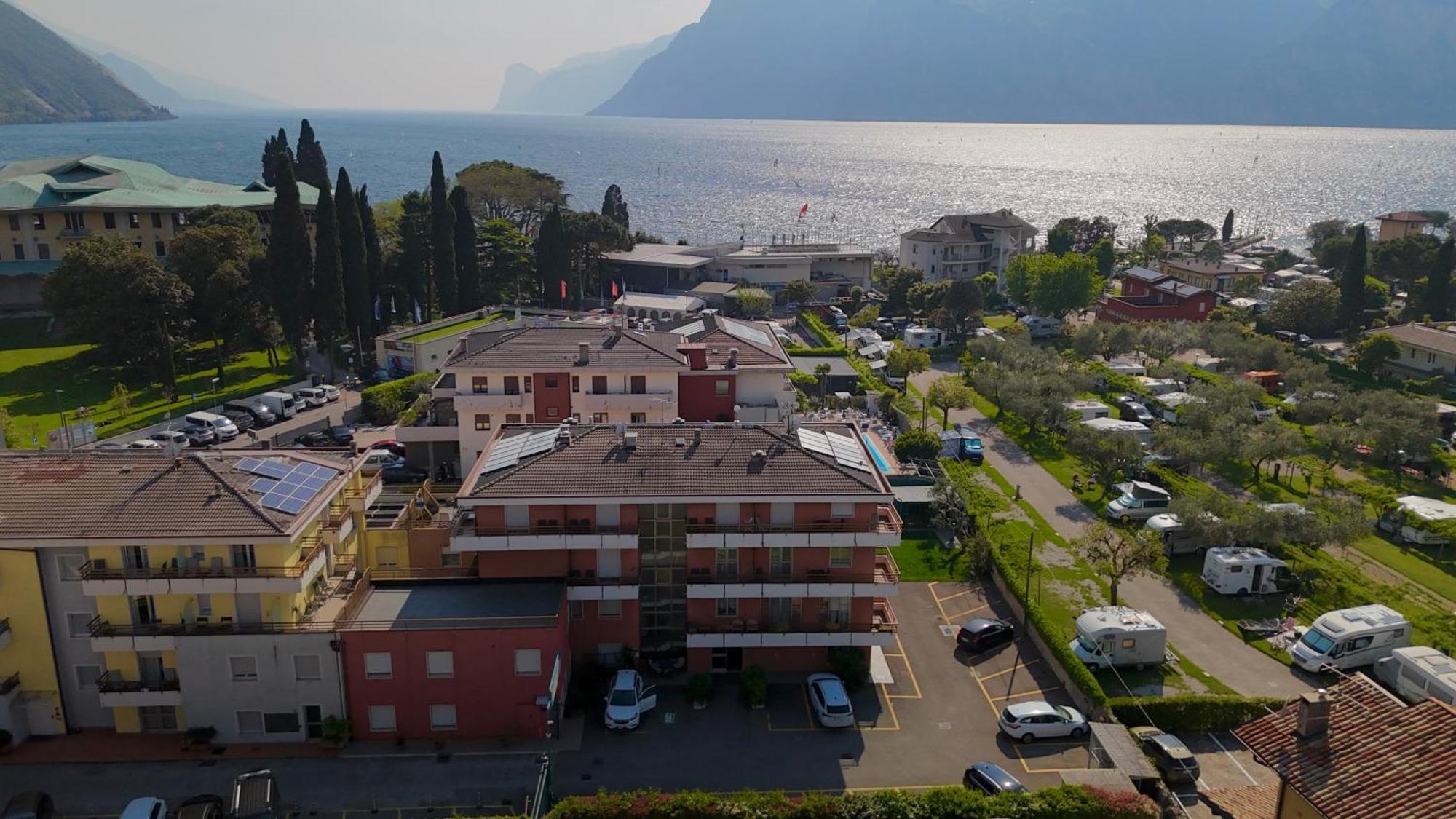 Hotel Garni Villa Magnolia Torbole Sul Garda Ngoại thất bức ảnh