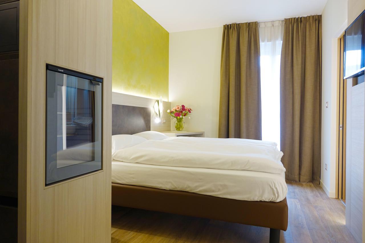 Hotel Garni Villa Magnolia Torbole Sul Garda Ngoại thất bức ảnh