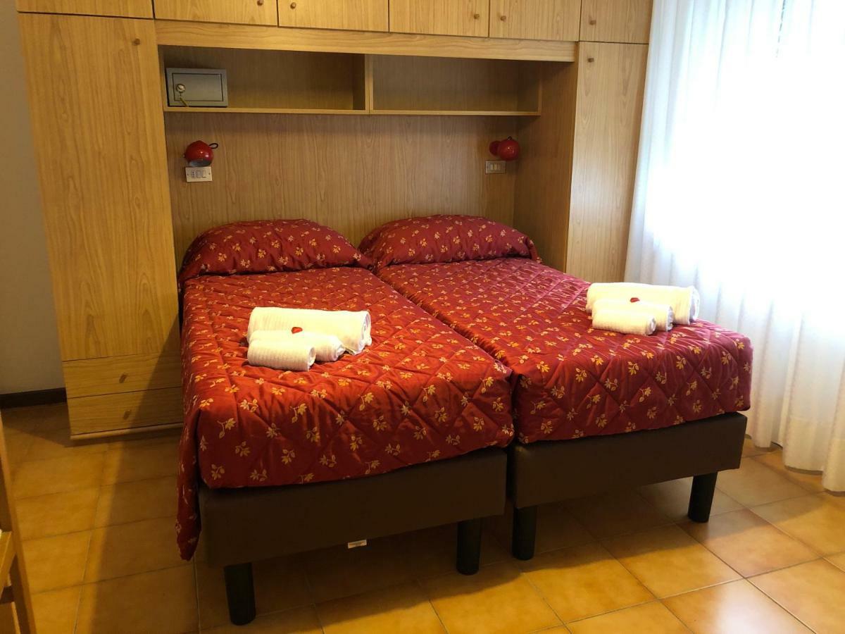 Hotel Garni Villa Magnolia Torbole Sul Garda Ngoại thất bức ảnh